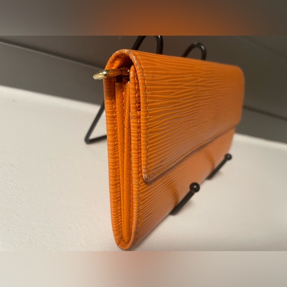 LV EPI WALLET ORANGE - Picture 2 of 7